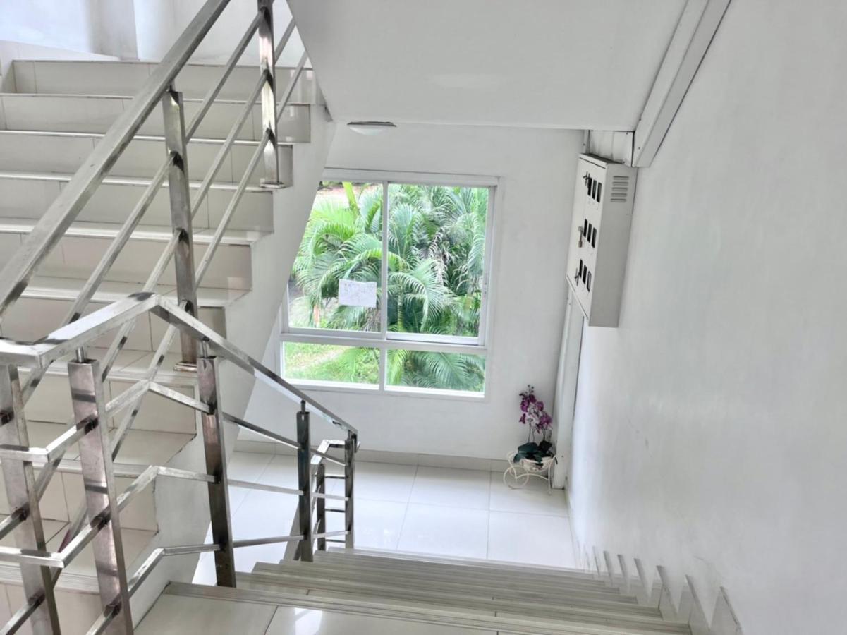 8 Residence Bangkok Exterior foto